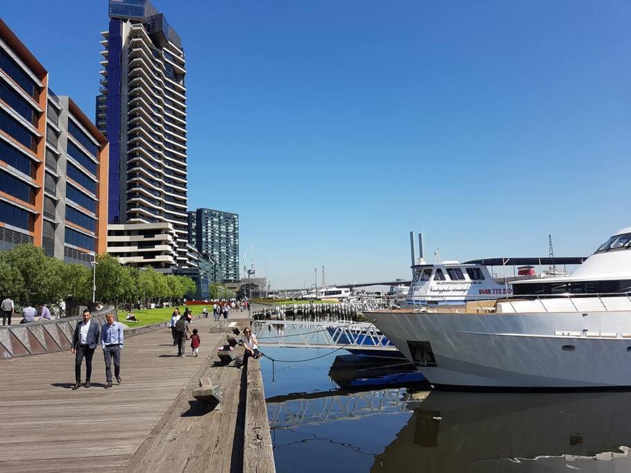 Melbourne Docklands Riverside Views Extérieur photo