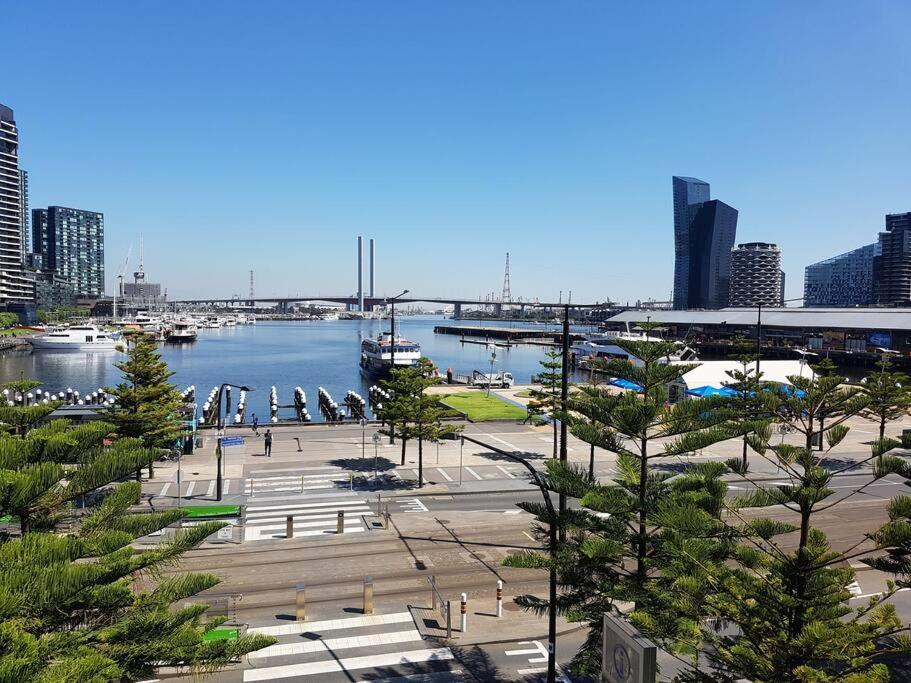 Melbourne Docklands Riverside Views Extérieur photo