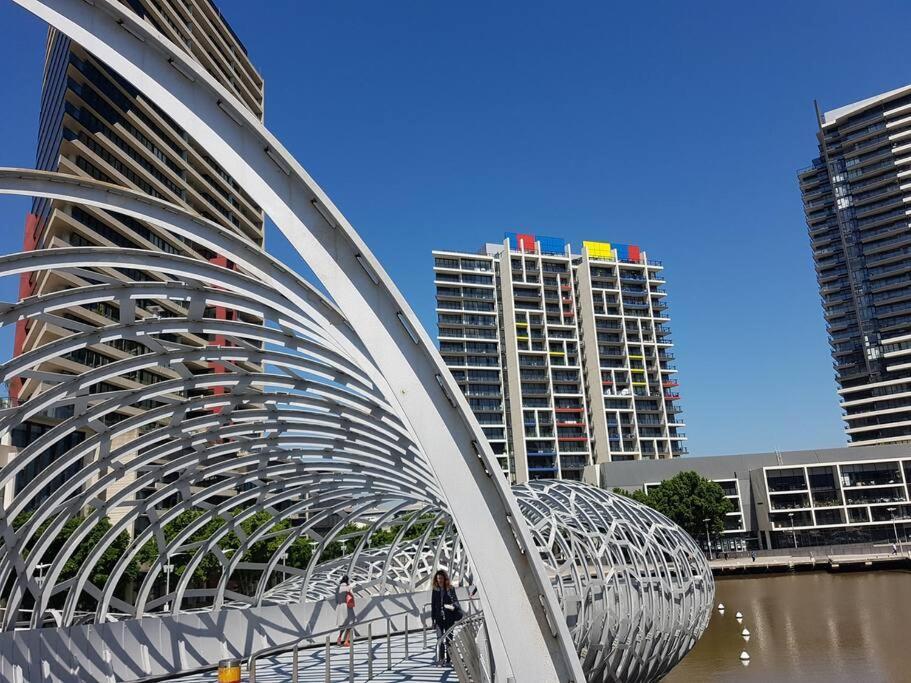Melbourne Docklands Riverside Views Extérieur photo