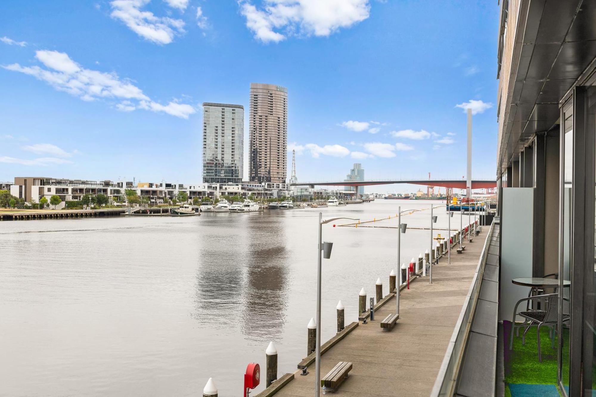 Melbourne Docklands Riverside Views Extérieur photo